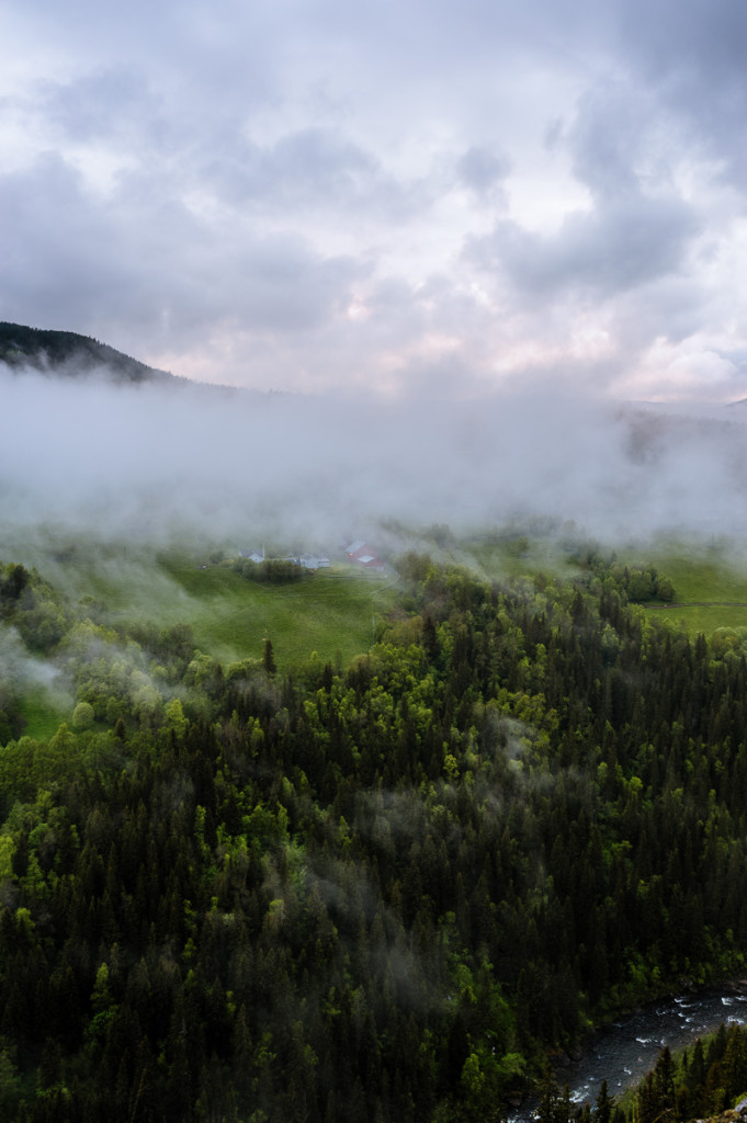 Clouds nearby Berkåk